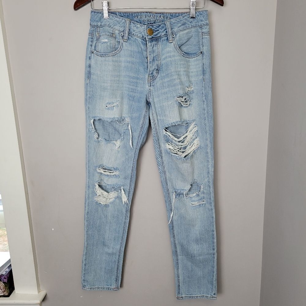 American Eagle Tomgirl Button Fly Jeans Destroyed Jeans